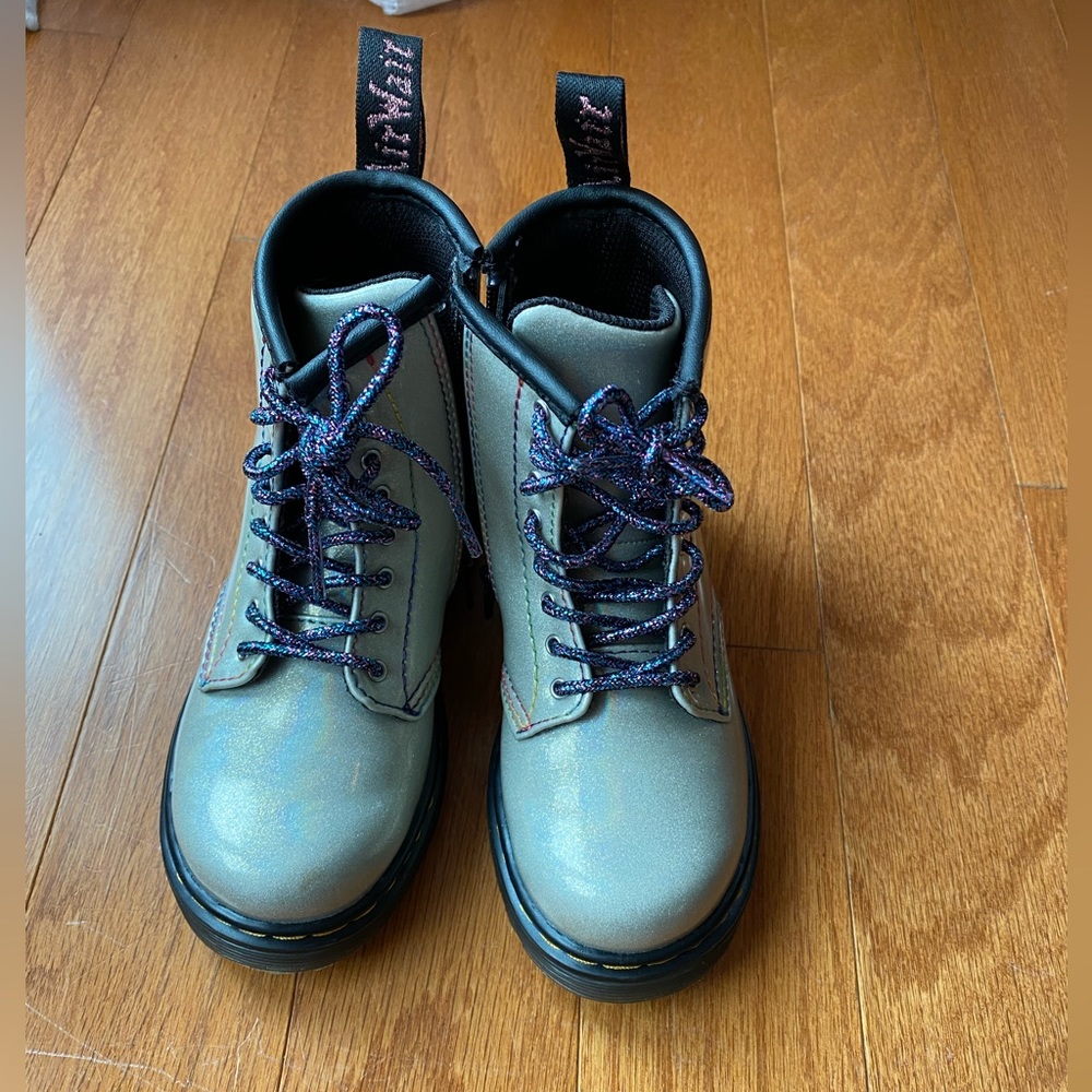 Worn once doc marten KIDS girls size 10 boots